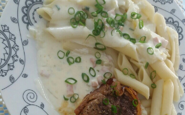 Penne parisiense com medalhão de filé mignon