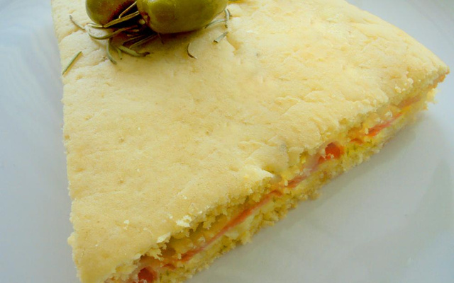 Bolo salgado recheado - sabor de pizza