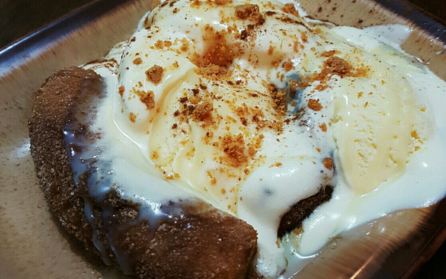 Banana fritada com sorvete