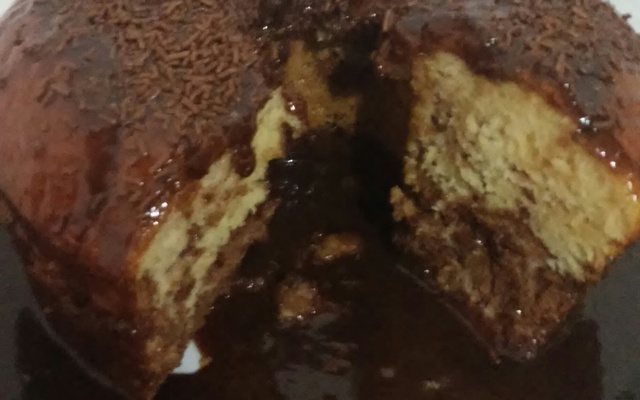 Bolo mesclado de liquidificador