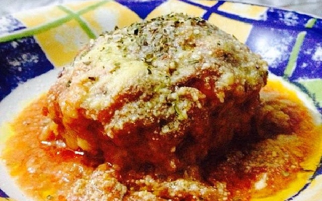 Polpetone assado e recheado