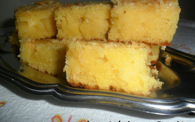 Bolo de fubá cremoso