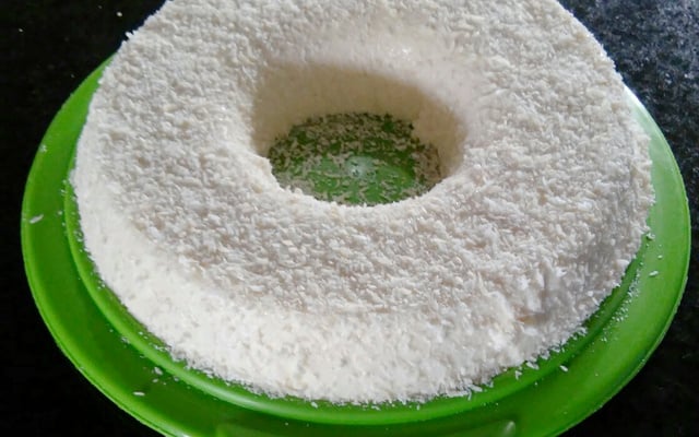 Pudim de maria-mole de coco
