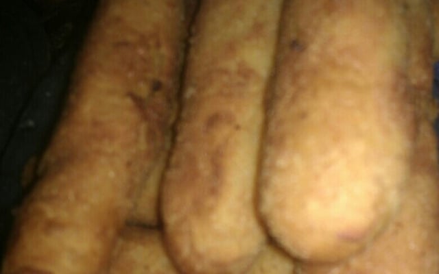 Enroladinho de salsicha frito