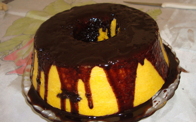 Bolo de cenoura prático de microondas