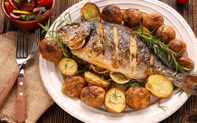 Tambaqui assado e recheado