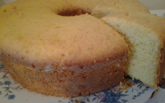 Bolo de fubá sem leite e sem farinha de trigo