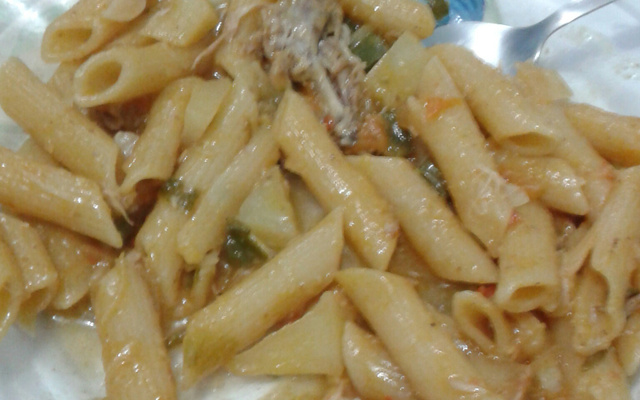 Sopa de legumes e macarrão