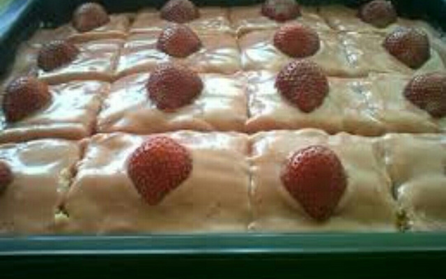 Bolo de morango molhadinho