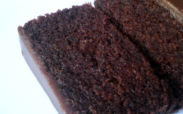 Bolo de chocolate e geleia