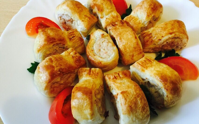 Folheado crocante com recheio de pasta Royale