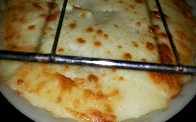 Purê de batata com peixe gratinado