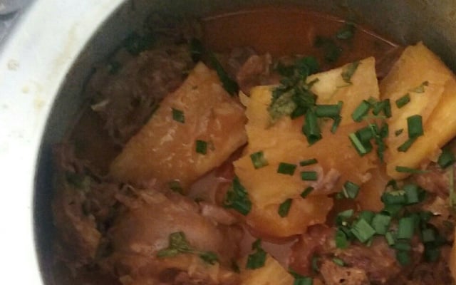 Pescoço de peru com mandioca