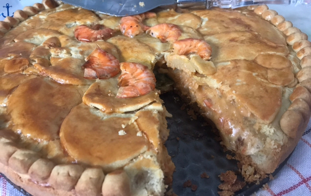 Torta de camarão com requeijão (tipo empadão)