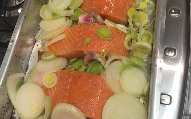 Posta de filé de salmão à Santa Teresa