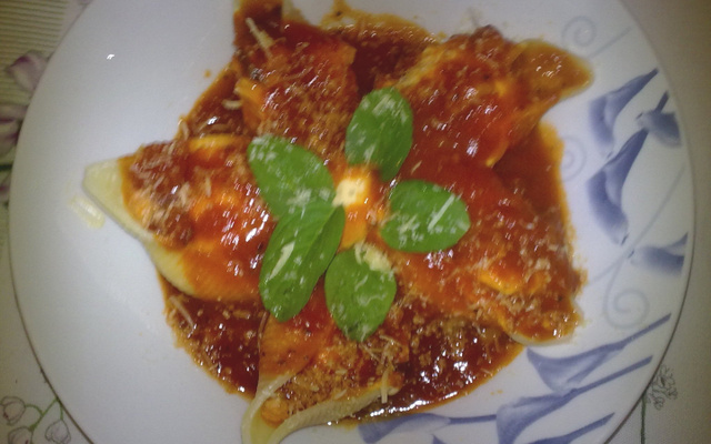 Conchiglione de camarão com cream cheese