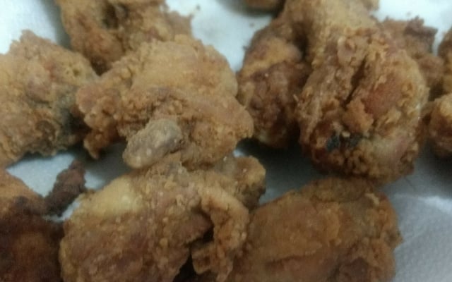 Coxinha da asa empanada sequinha e crocante