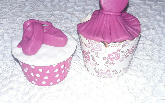 Cupcakes decorados com pasta americana de leite em pó