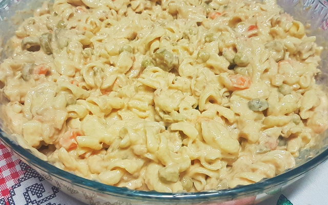 Macarrão com atum e mostarda