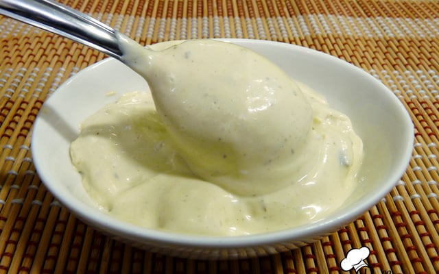 Maionese temperada de lanchonete