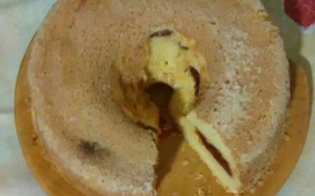 Bolo de fubá com goiabada