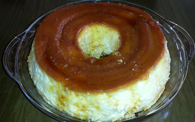 Pudim de queijo fresco