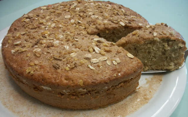 Bolo de banana,maçã e granola