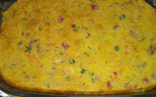 Suflê de cenoura ralada com presunto e queijo