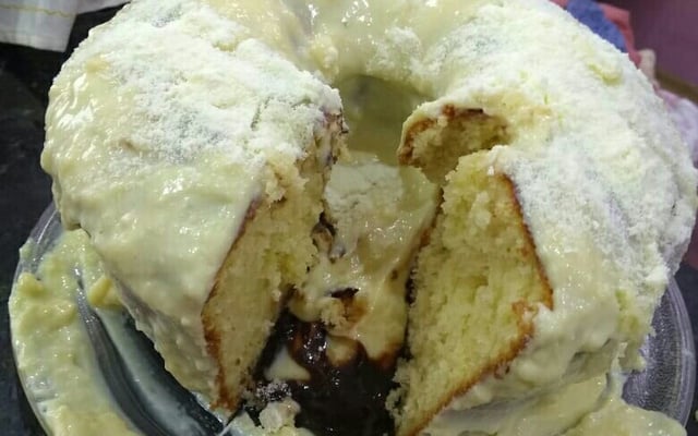 Bolo vulcão de leite em pó com creme de avelã