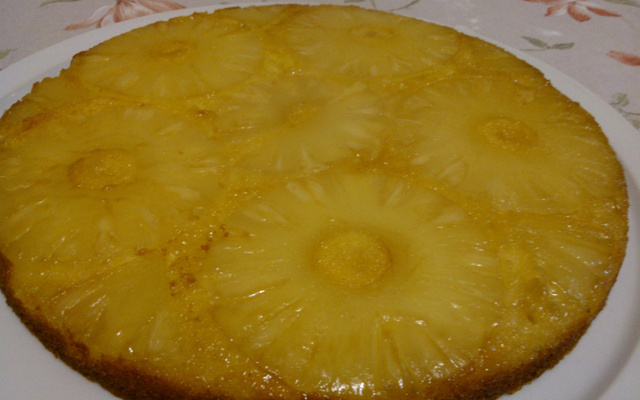 Bolo de abacaxi invertido