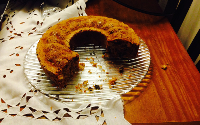 Bolo de maçã com castanha, nozes e canela