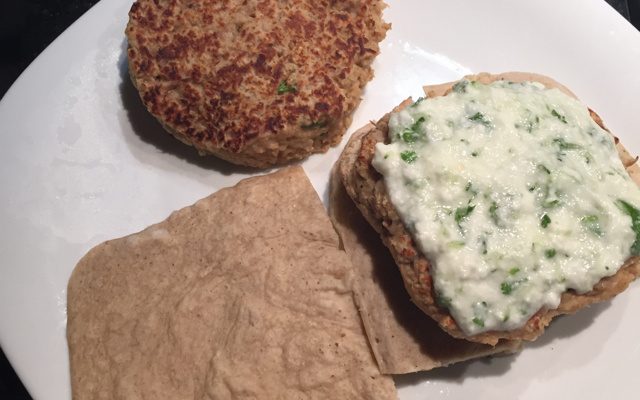 Hambúrguer de atum com aveia