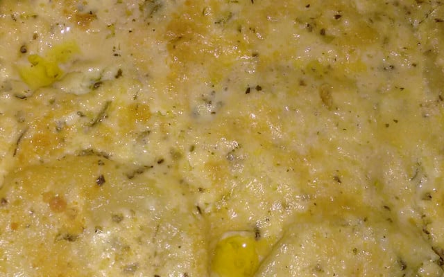 Batata gratinada cozida no leite