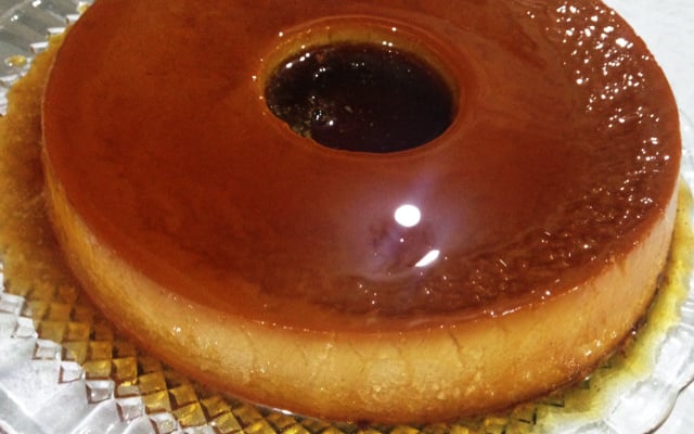 Pudim com doce de leite