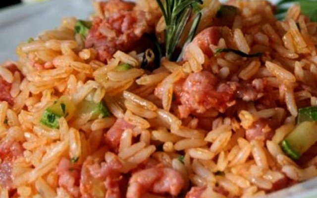Arroz com linguiça na pressão 3 muinitos