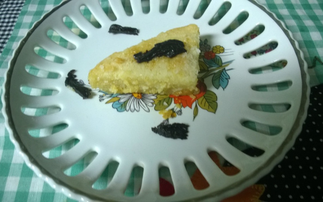 Bolo de mandioca (aipim) com ameixa do Lúcio Cezar