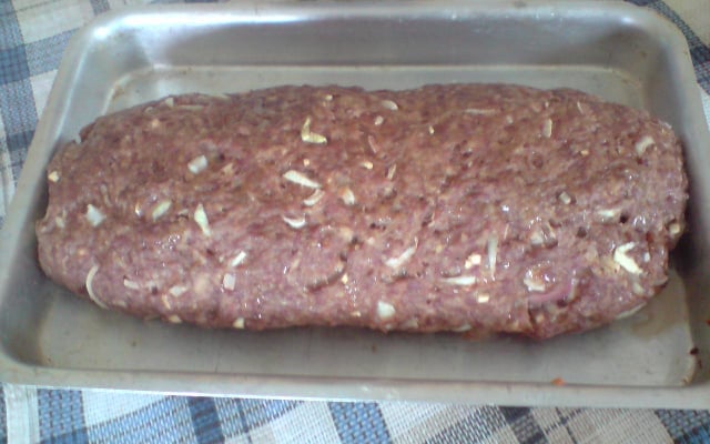 Rocambole de carne recheado