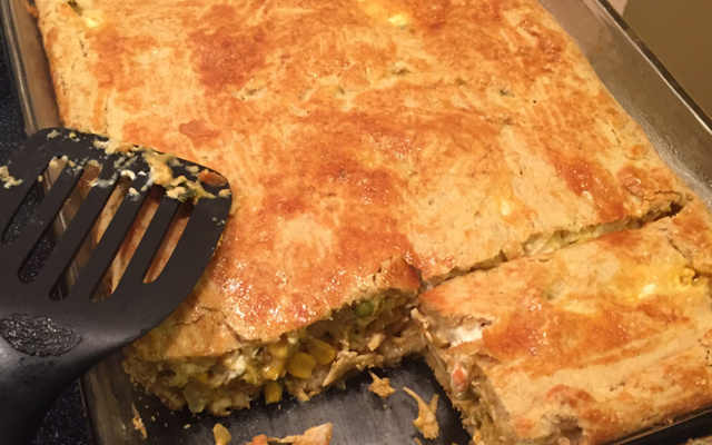 Empadão de frango cremoso