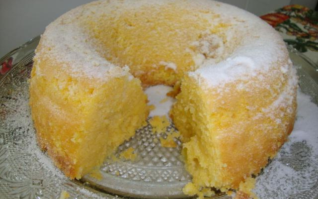 Bolo de fubá cremosão