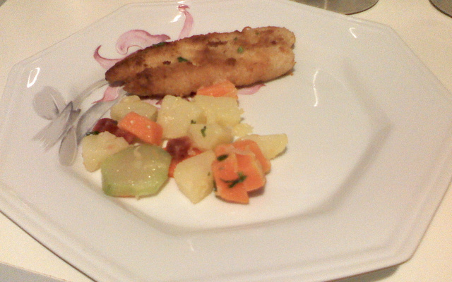 Filé de peixe com legumes