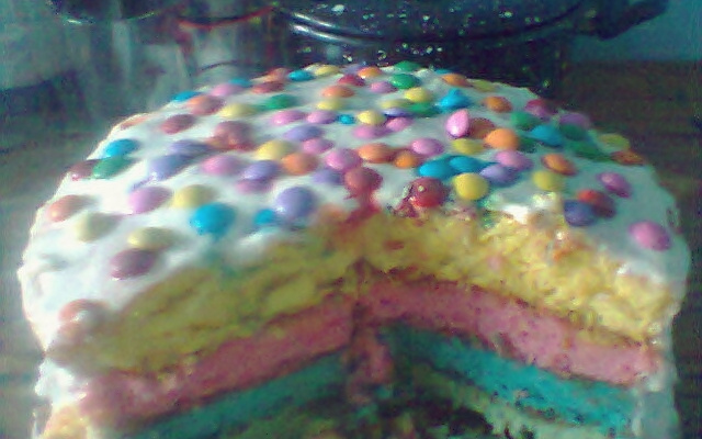 Bolo arco-íris (em camadas)