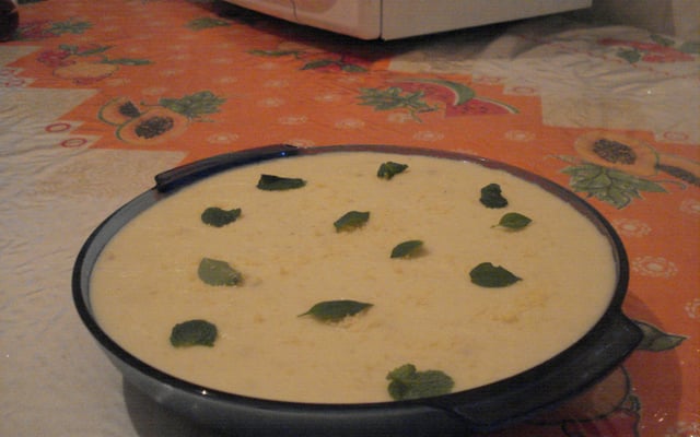 Frango desfiado ao molho branco