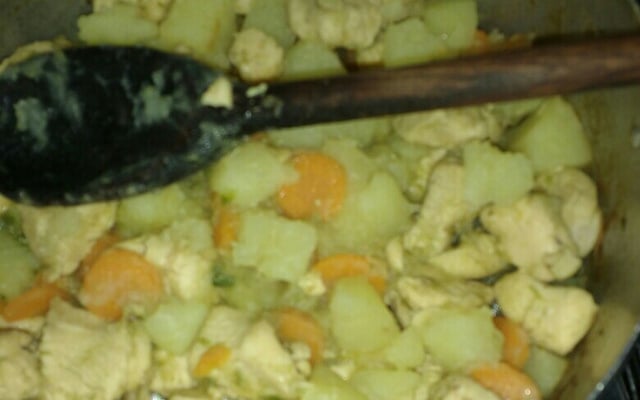 Frango com batata e cenoura