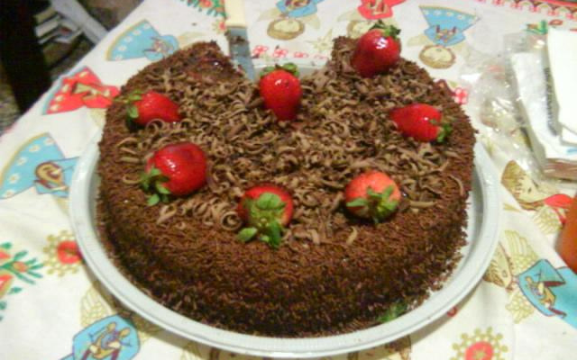 Bolo de chocolate com morango