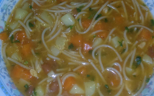 Sopa de feijão com verduras