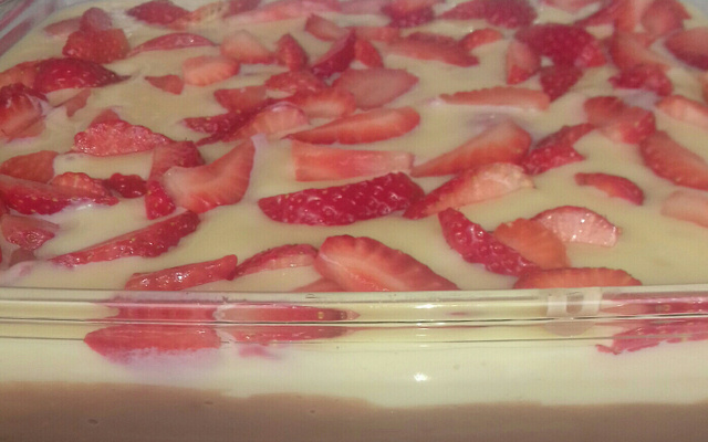 Escondidinho de morango da Dandara