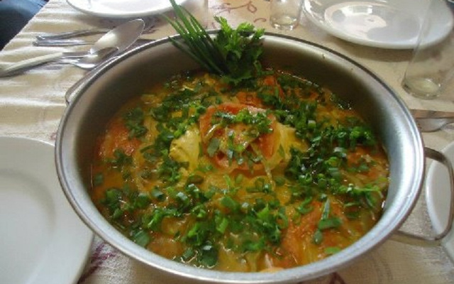 Tílapia ao leite de coco e azeite de dênde