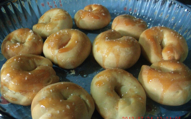 Rosca com calda de açúcar