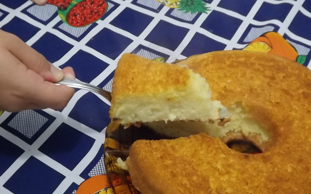 Bolo fubá cremoso com coco