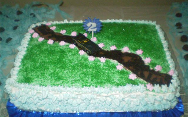 Bolo aniversário Cauã